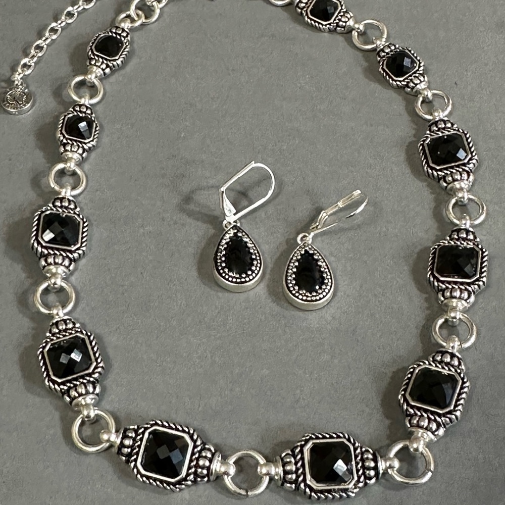 Necklace and Earring set